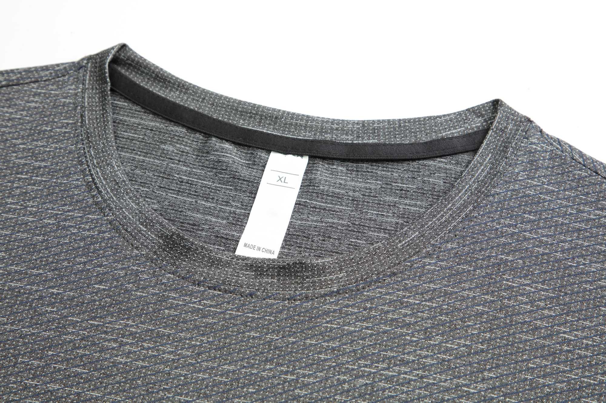 Quick-Dry Pin-Mesh Training Shirt detail 1