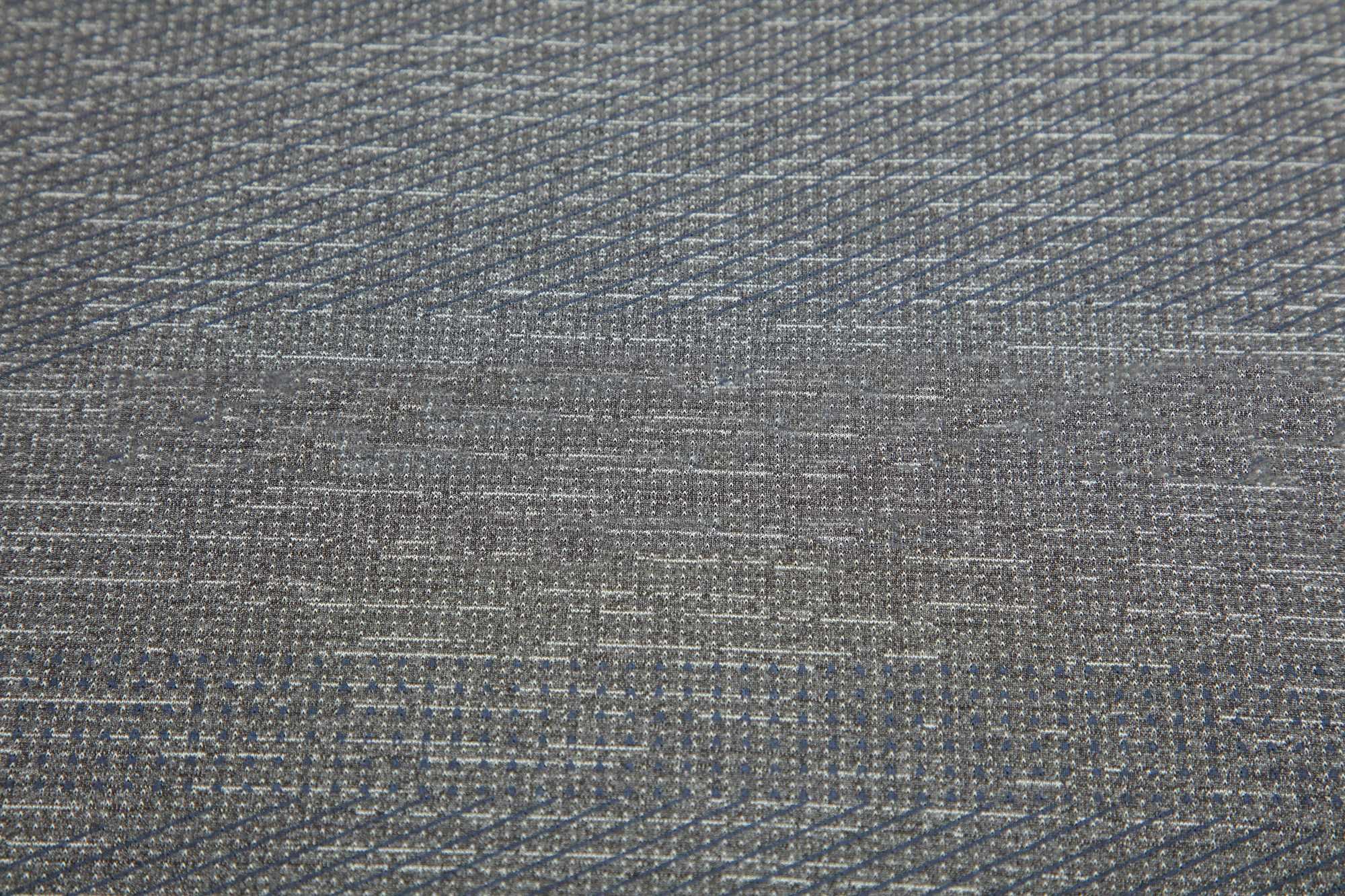 Quick-Dry Pin-Mesh Training Shirt detail 3