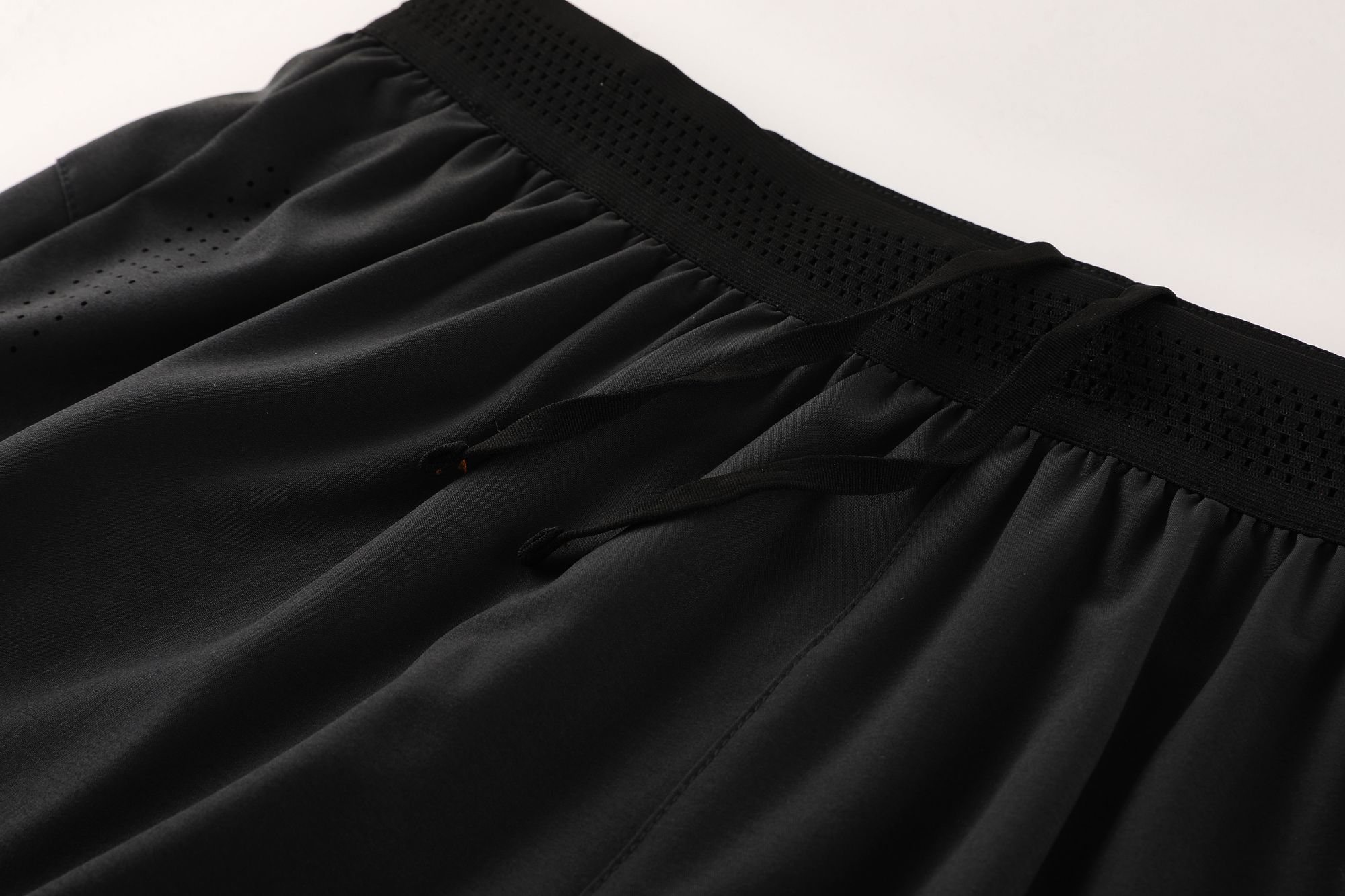 Secure-Pocket Two-Layer Running Shorts detail 2