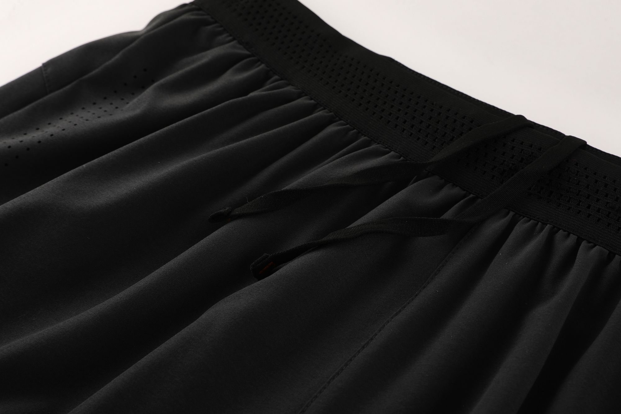 Secure-Pocket Two-Layer Running Shorts detail 3