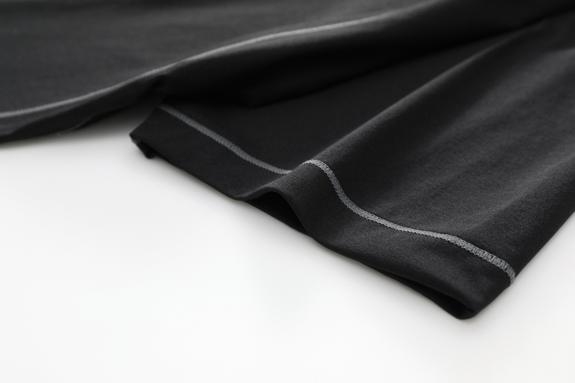 Sleeve and hem finishing