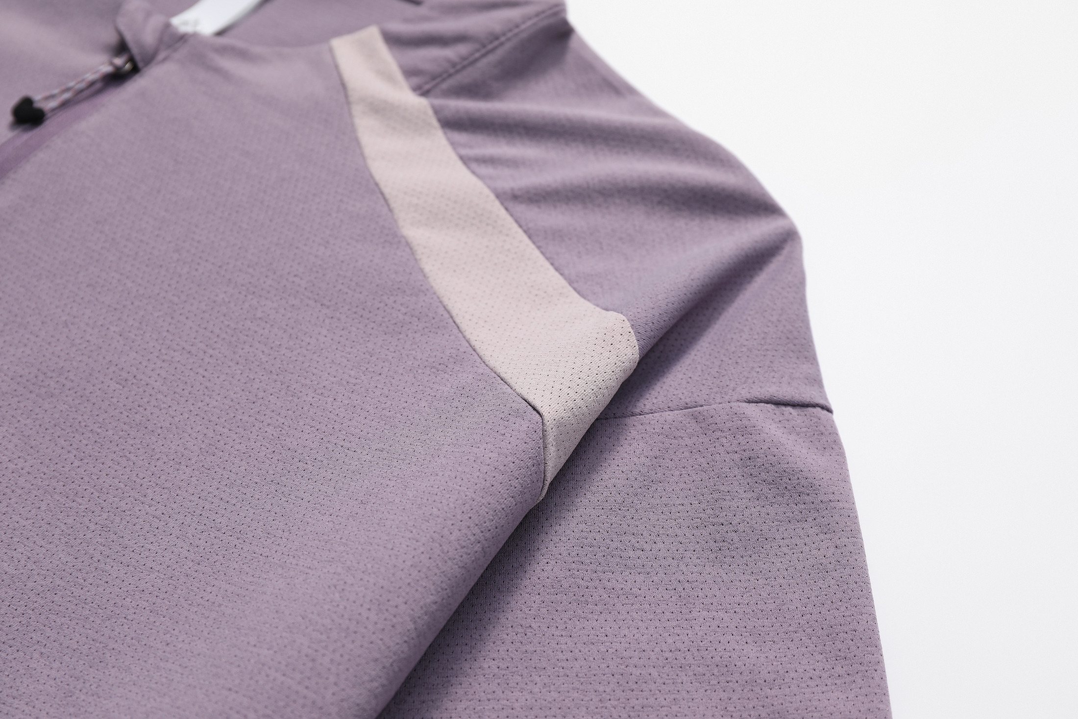 Sleeve and hem finishing