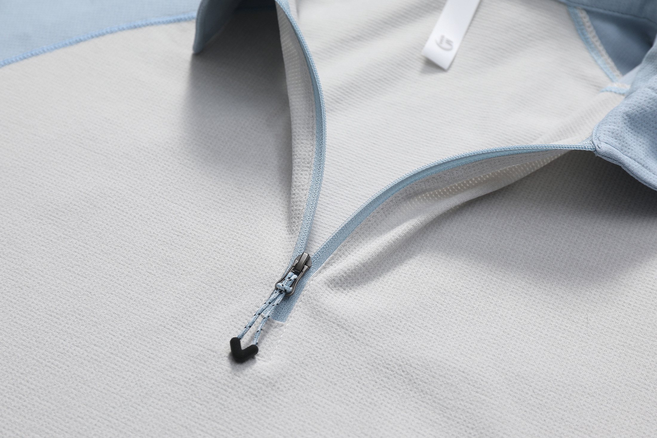 Sleeve and hem finishing