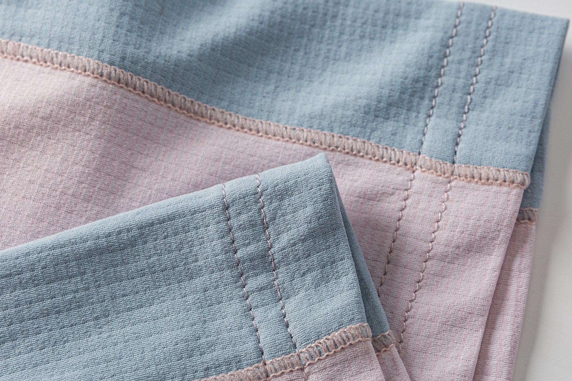 Sleeve and hem finishing