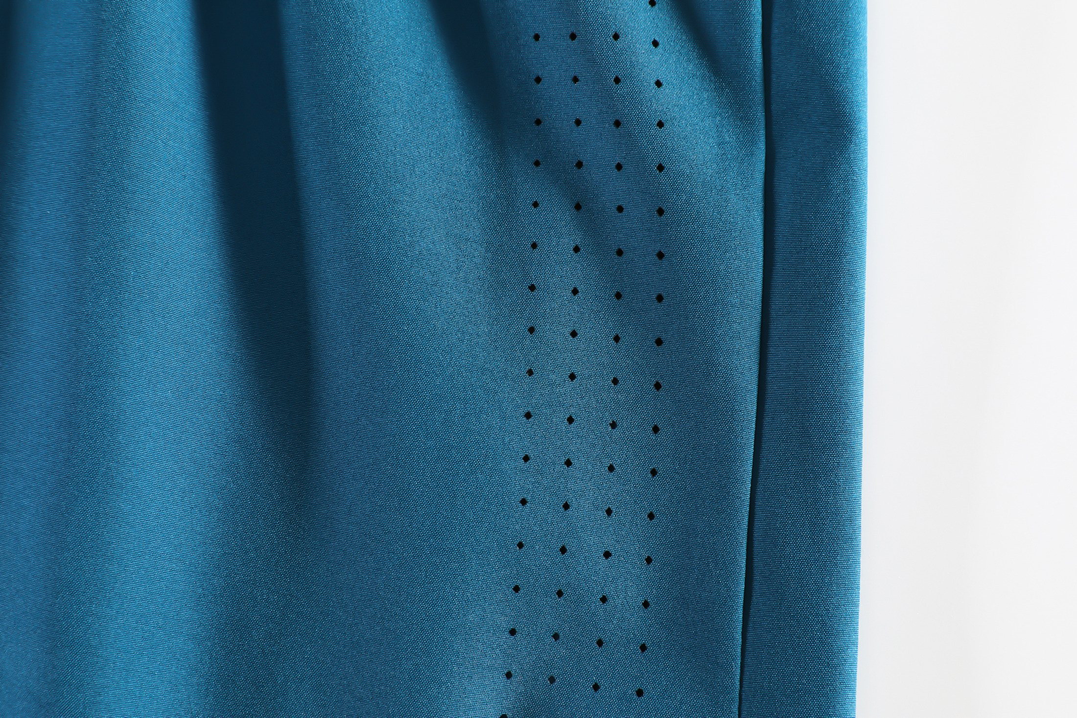 Sleeve and hem finishing