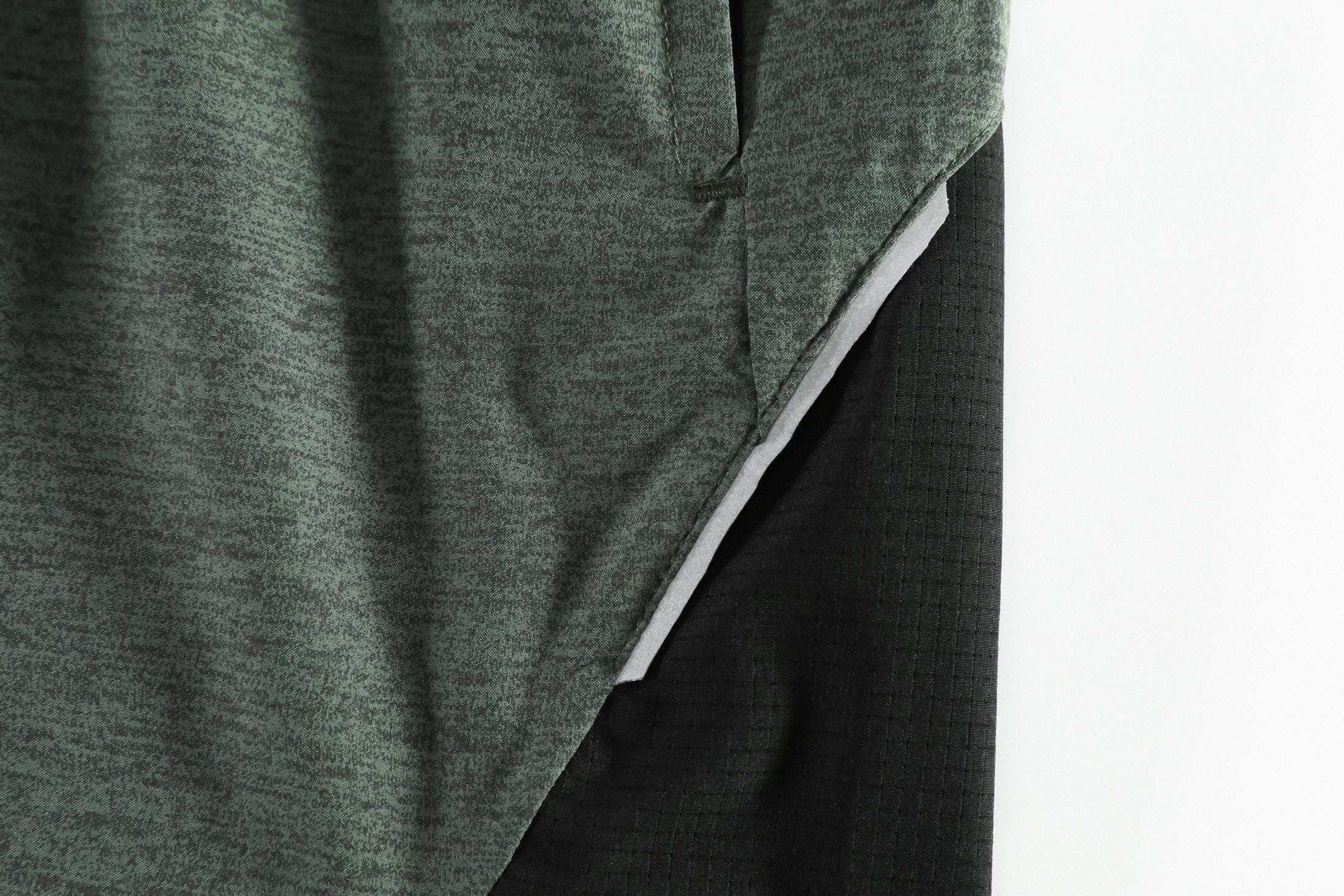 Sleeve and hem finishing