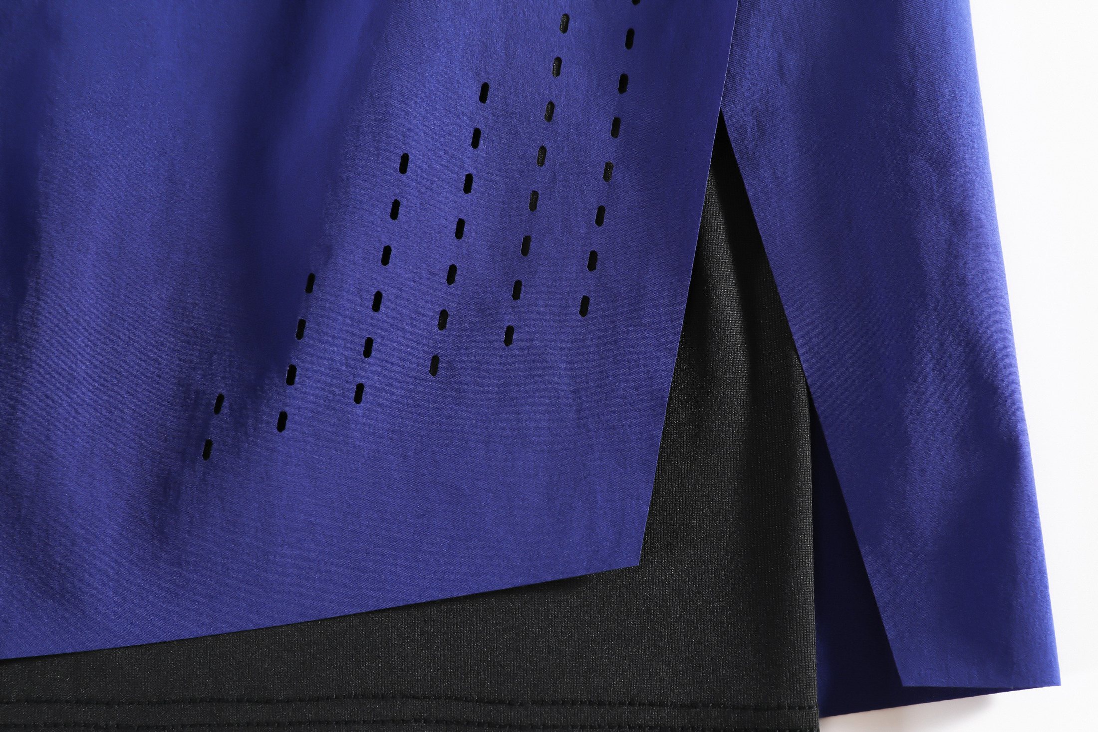 Sleeve and hem finishing