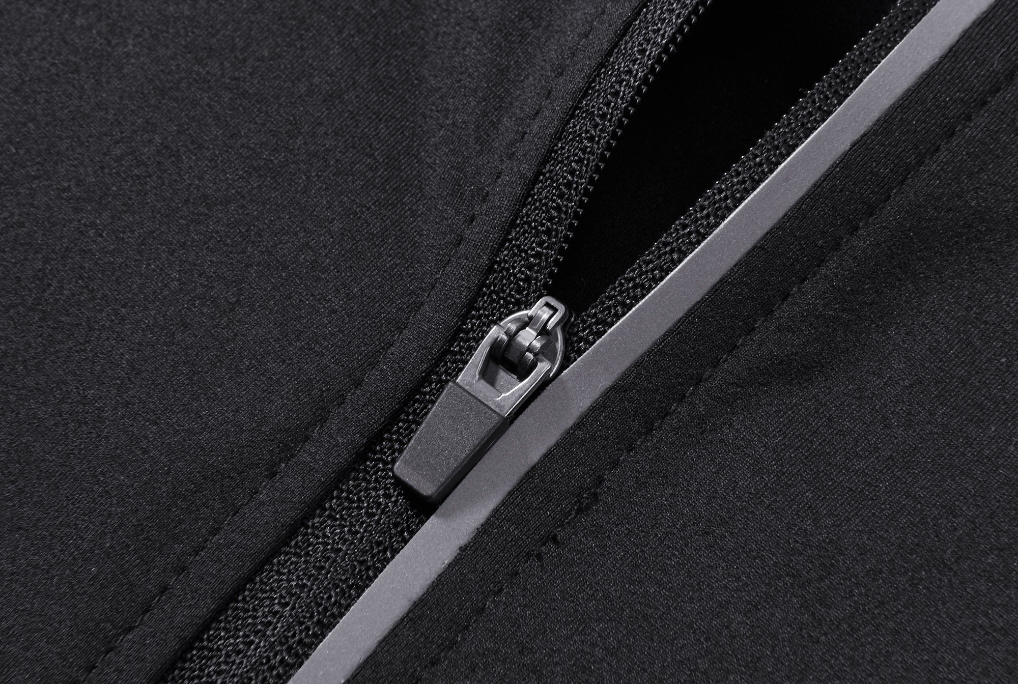 Bonded seams and clean hem