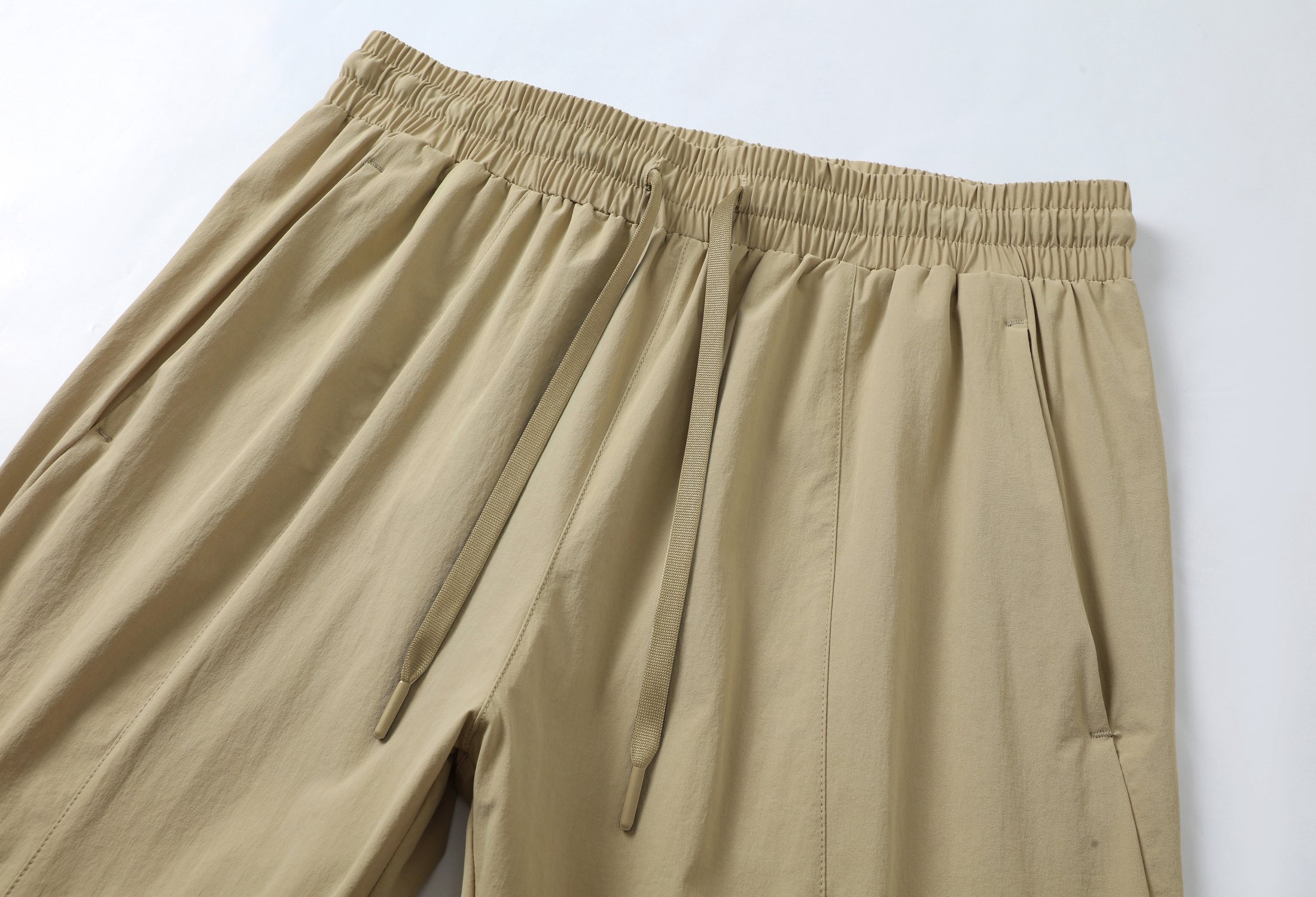 Elastic waistband and drawcord