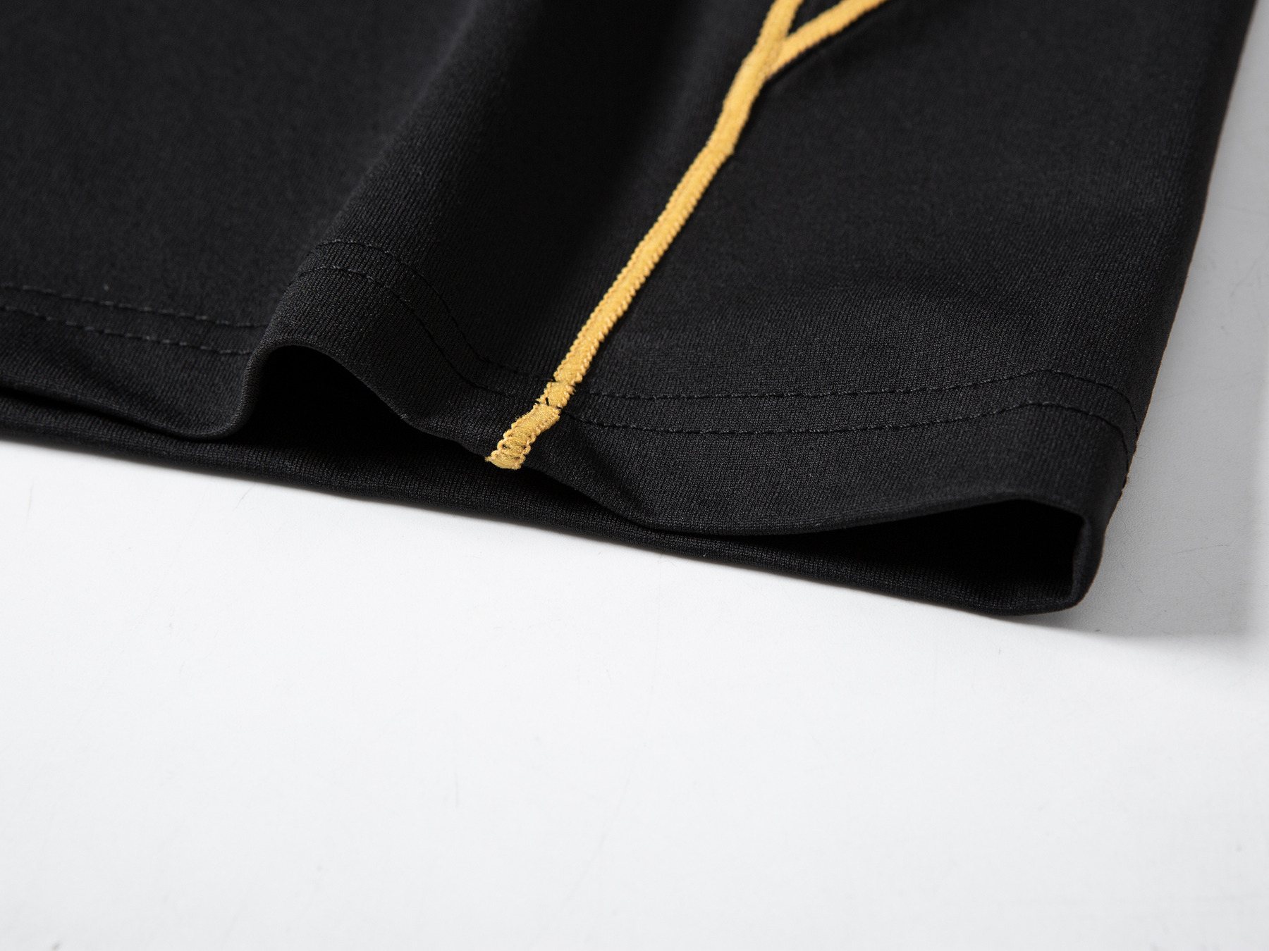 contrast hem panel