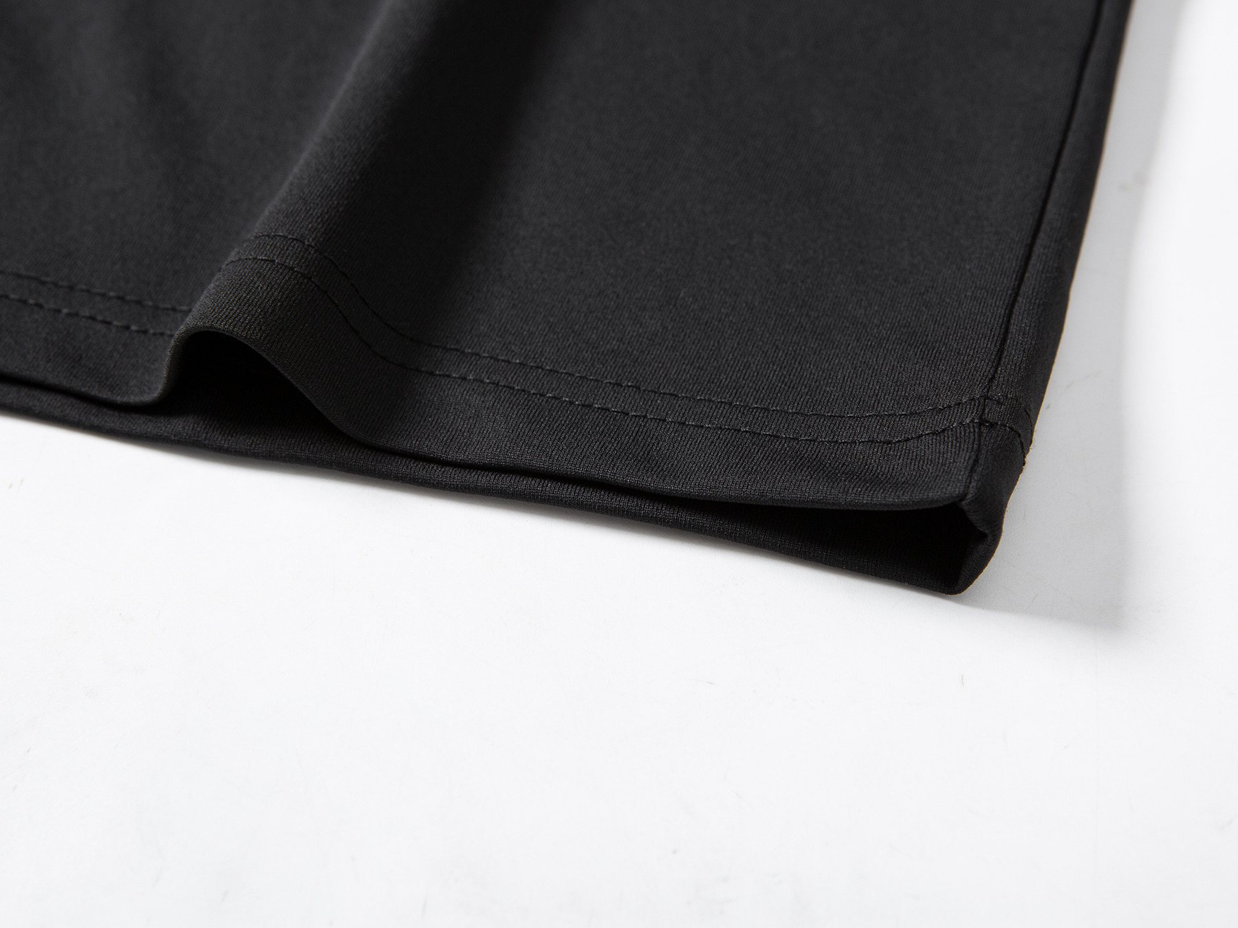 double-needle contrast hem