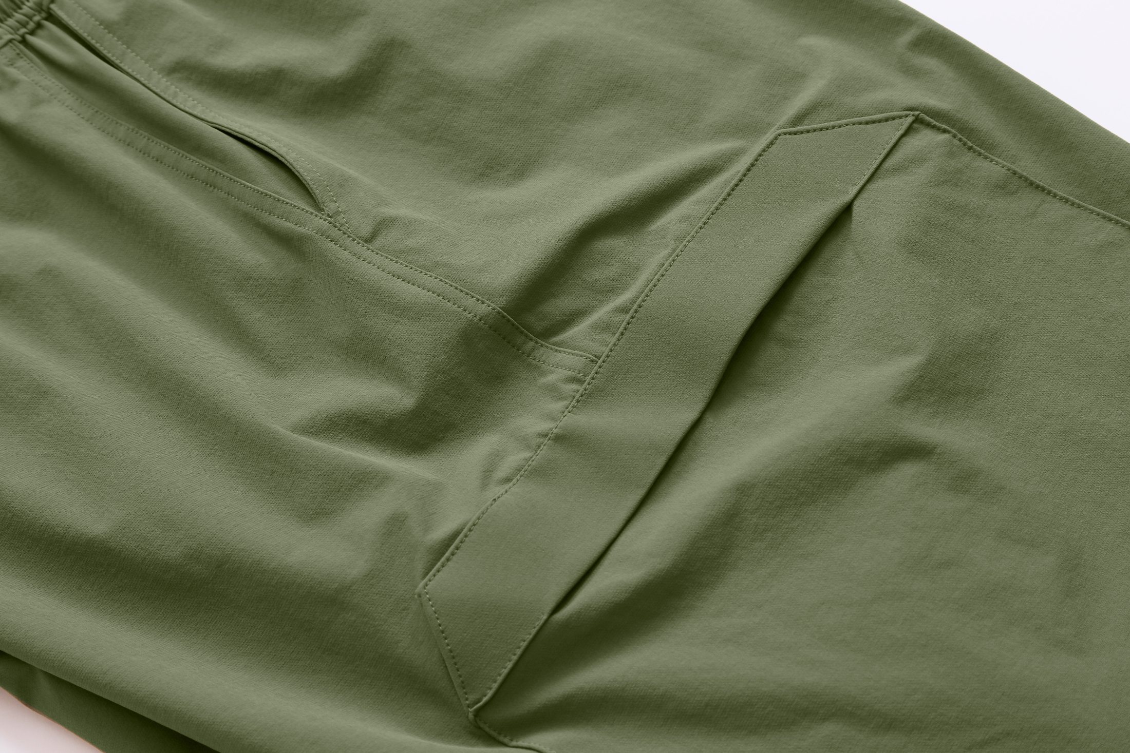 Lightweight woven fabric