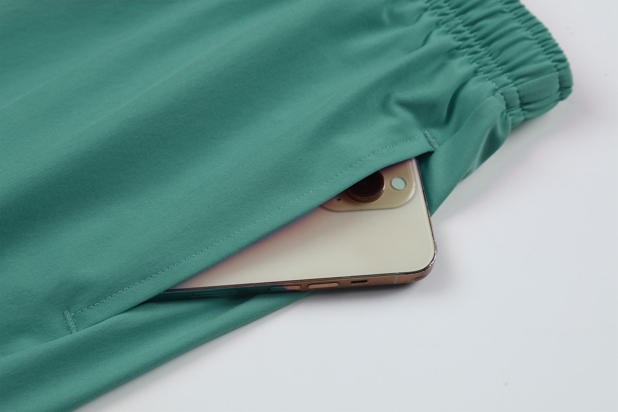Two-Layer Back-Pocket Running Shorts detail 3