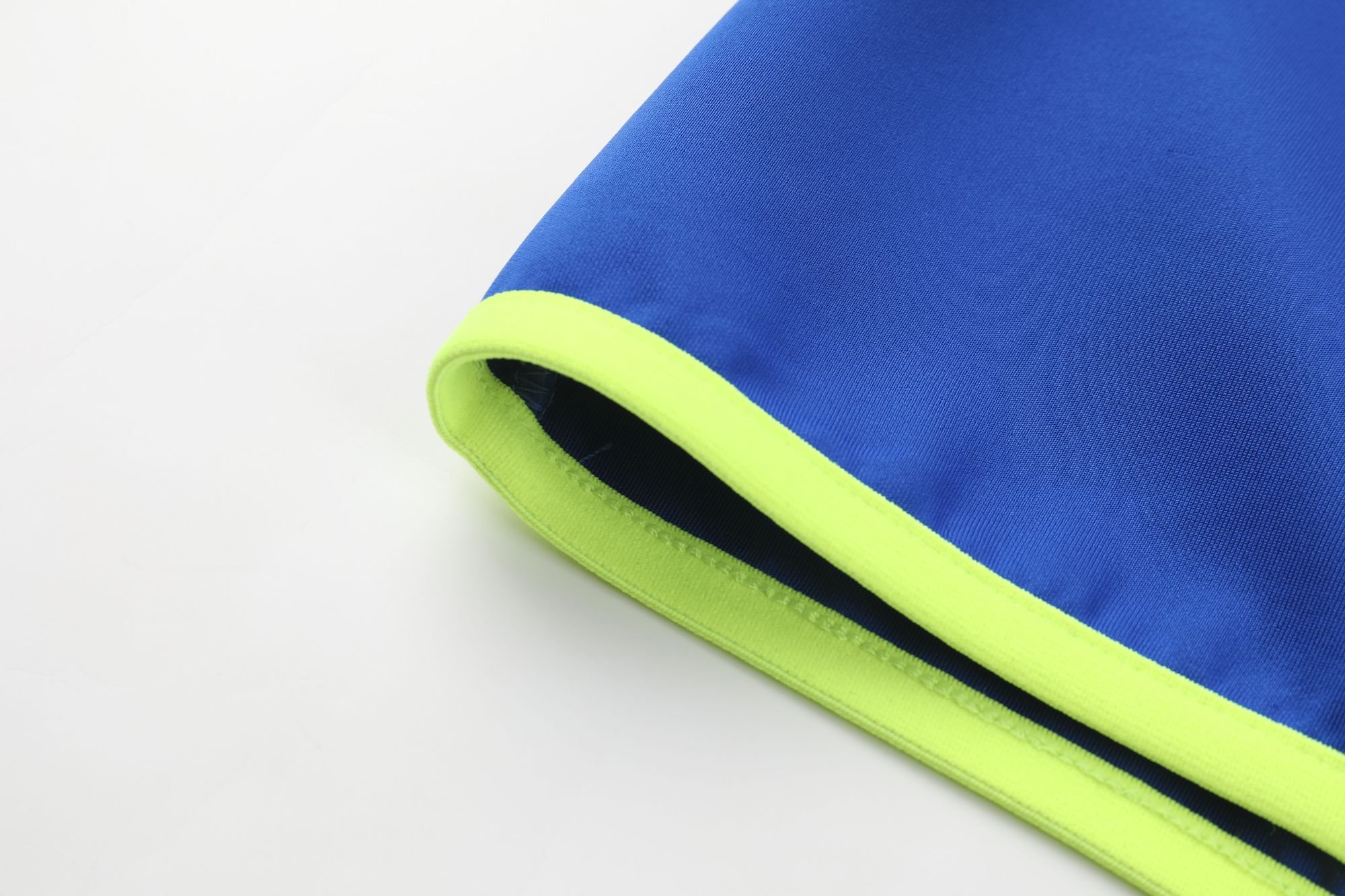 YXQ42 seam and finishing detail